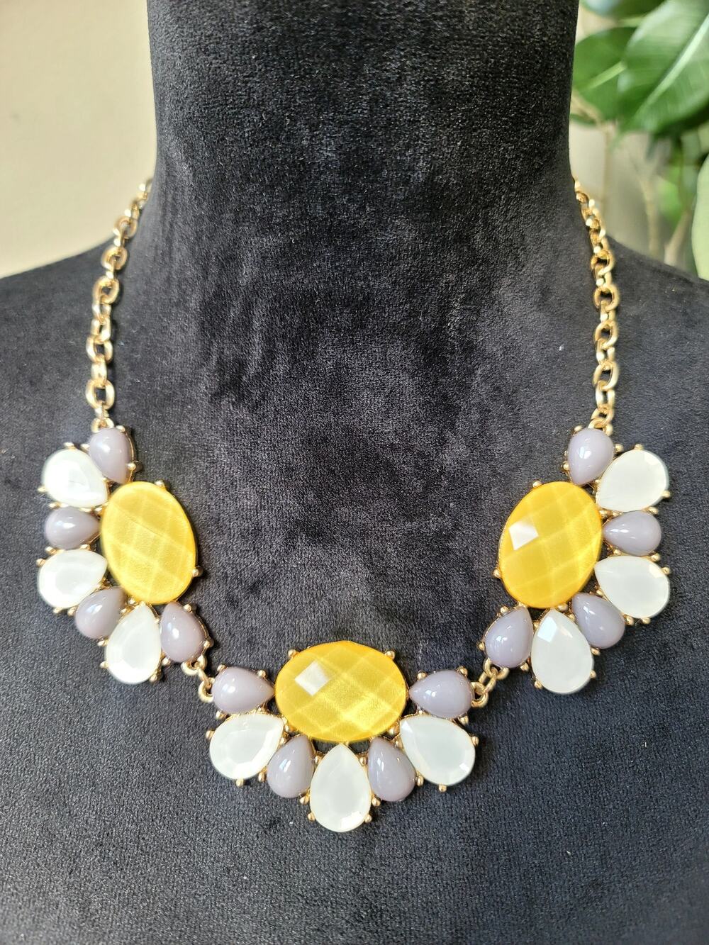 Yellow & White Floral Bib Statement Necklace Gold Tone Chunky Fashion Jewelry